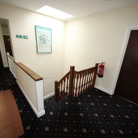 Avalon Guest House Leeds  Exterior photo