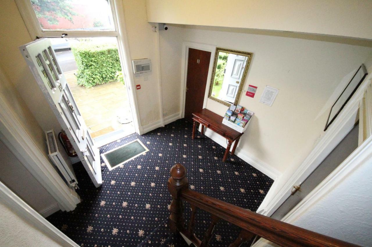 Avalon Guest House Leeds  Exterior photo